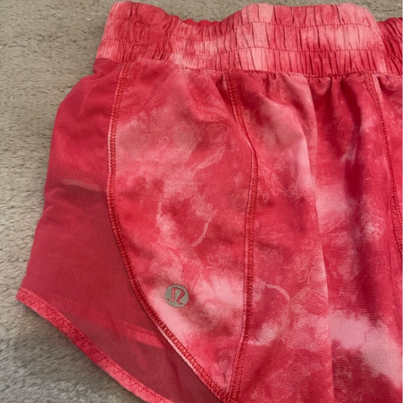 Lululemon athletica Hotty Hot shorts - Picture 4 of 4